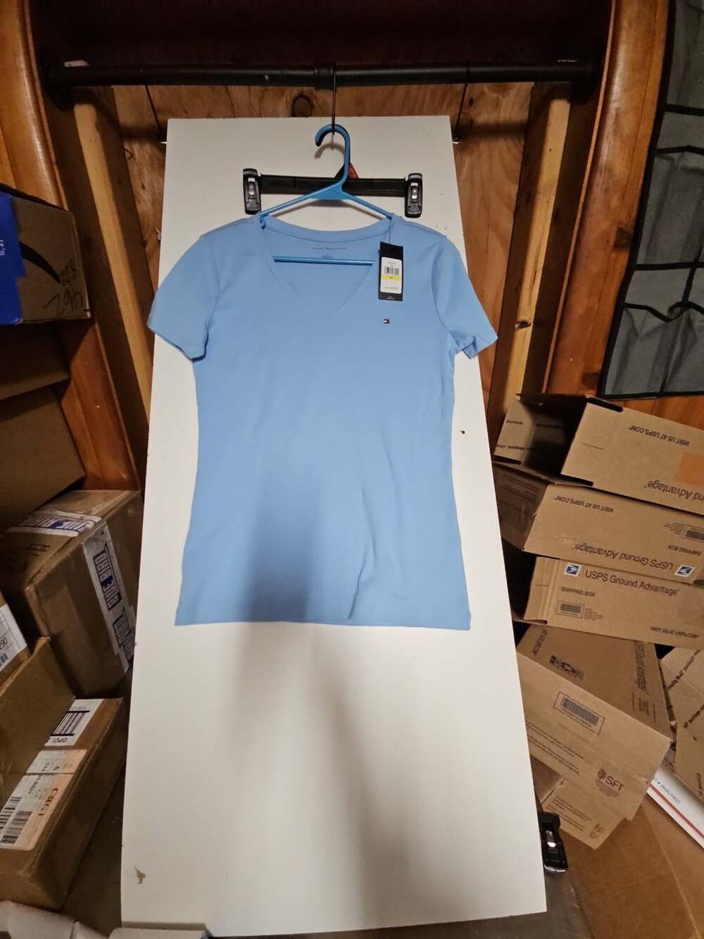 (346) Tommy Hilfiger V-Neck T-Shirt Size M Light Blue